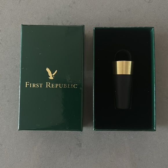 FIRST REPUBLIC BANK Wine Stopper Eagle Logo - Picture 4 of 5